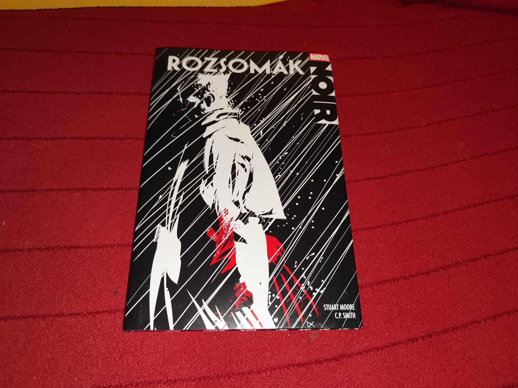 Rozsomák Noir (limitált)